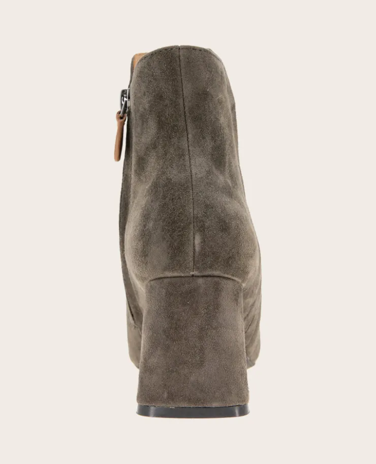 GENTLE SOULS - Danbury Suede Double Gore Heel Boot>Kenneth Cole Discount