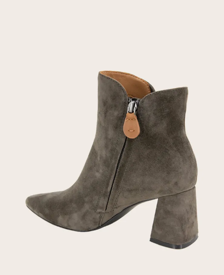 GENTLE SOULS - Danbury Suede Double Gore Heel Boot>Kenneth Cole Discount