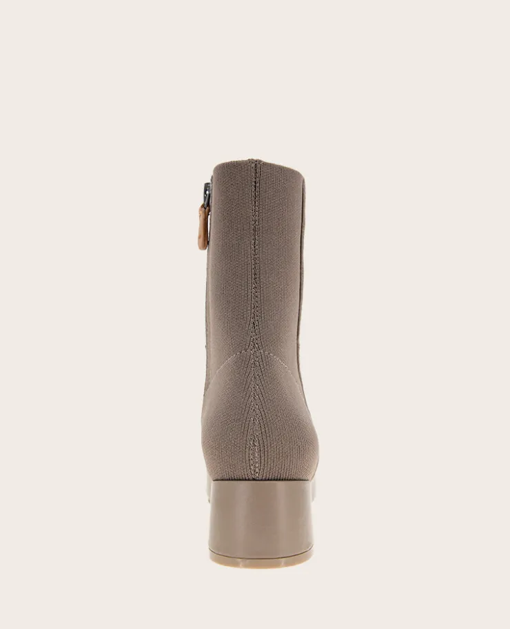 GENTLE SOULS - Emily Leather Elastic Side Zip Boot>Kenneth Cole