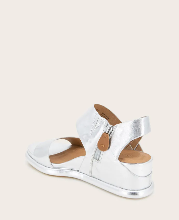 GENTLE SOULS - Jolisa Metallic Woven Detail Wedge>Kenneth Cole Clearance