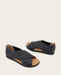 GENTLE SOULS - Leslie X Band Leather Tread Sole Sandal><noscript><img width=