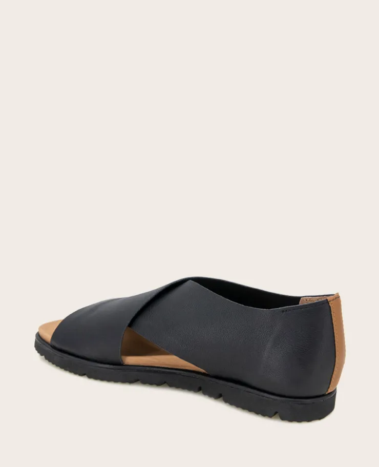 GENTLE SOULS - Leslie X Band Leather Tread Sole Sandal>Kenneth Cole Online