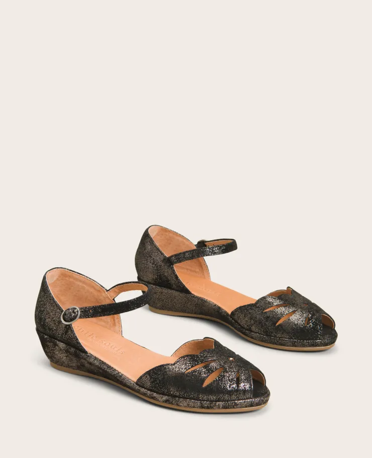 GENTLE SOULS - Lily Moon Ankle Strap Sandal>Kenneth Cole Sale