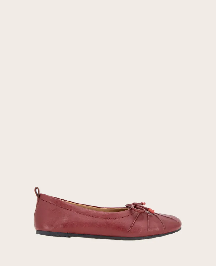 GENTLE SOULS - Marilyn Leather Pleated Ballet Flat>Kenneth Cole