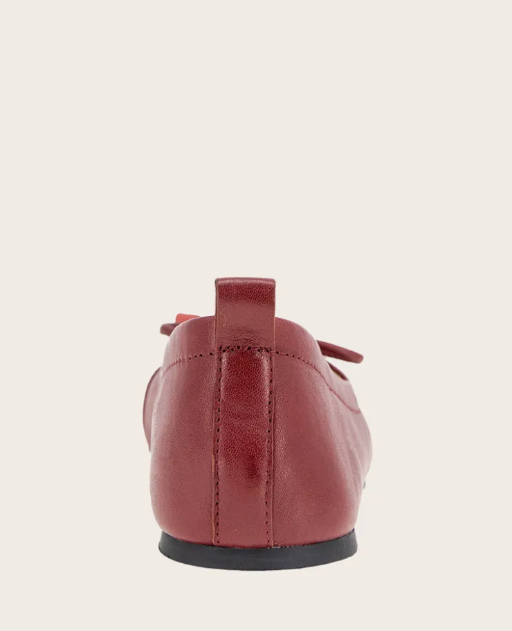 GENTLE SOULS - Marilyn Leather Pleated Ballet Flat>Kenneth Cole