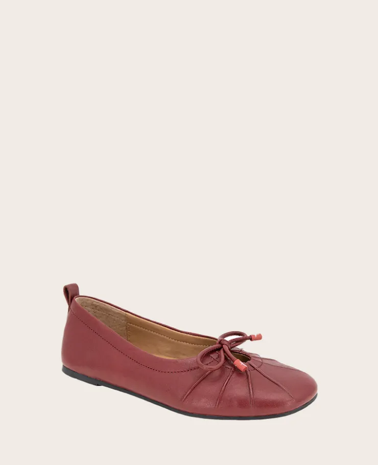 GENTLE SOULS - Marilyn Leather Pleated Ballet Flat>Kenneth Cole