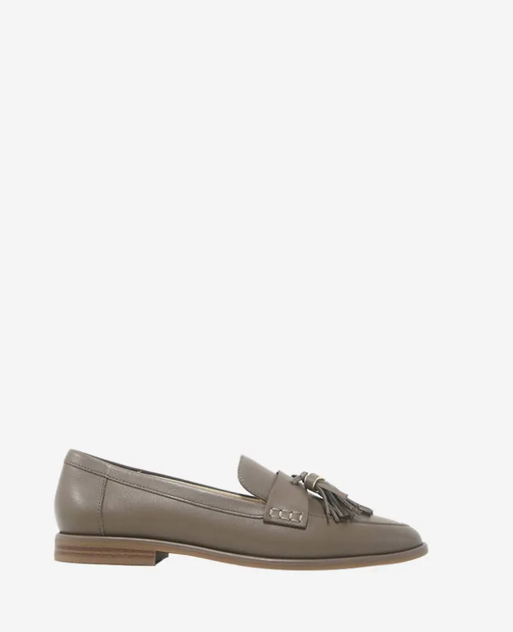 Lyra Leather Loafer>Kenneth Cole Outlet