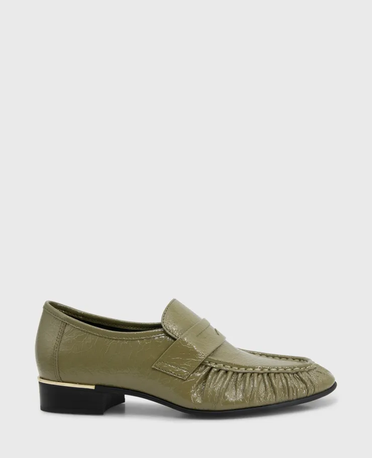 Reece Crinkle Patent Penny Loafer>Kenneth Cole Online