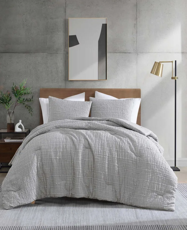 Serenity Wavy Lines Comforter Set>Kenneth Cole Best