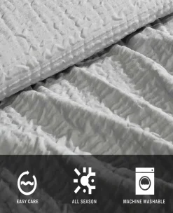 Serenity Wavy Lines Duvet Cover Set><noscript><img width=